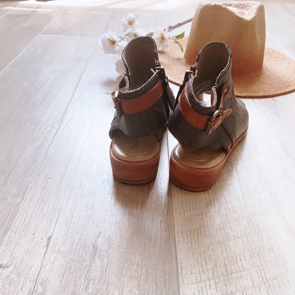 Gee’WaWa Anthropologie leather shootie sandals - Picture 6 of 11